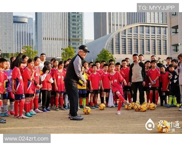 校园足球明星照片墙展示青春风采与运动激情的完美结合 校园足球明星照片墙展示青春风采与运动激情的完美结合